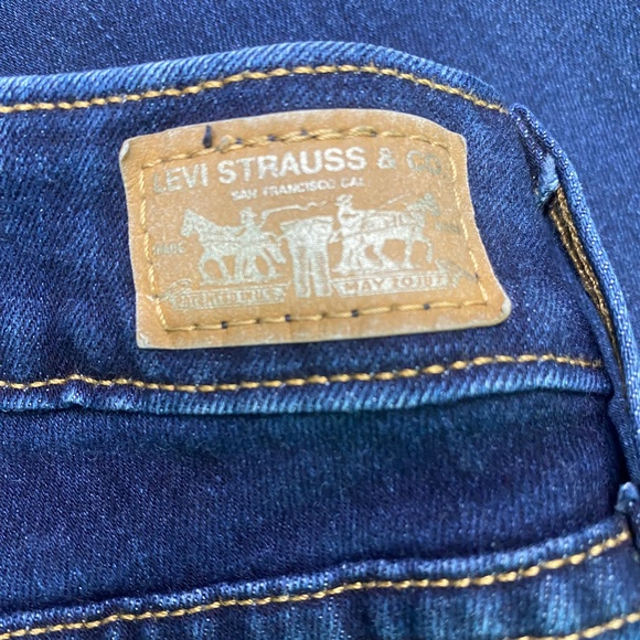 Levi Strauss & Co. Denim Lady's Jeans (31) - Picture 7 of 9